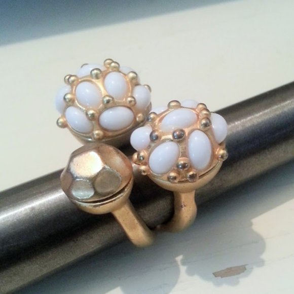 Vintage Art Deco Milk Glass Cabochon Ring - Picture 3 of 7